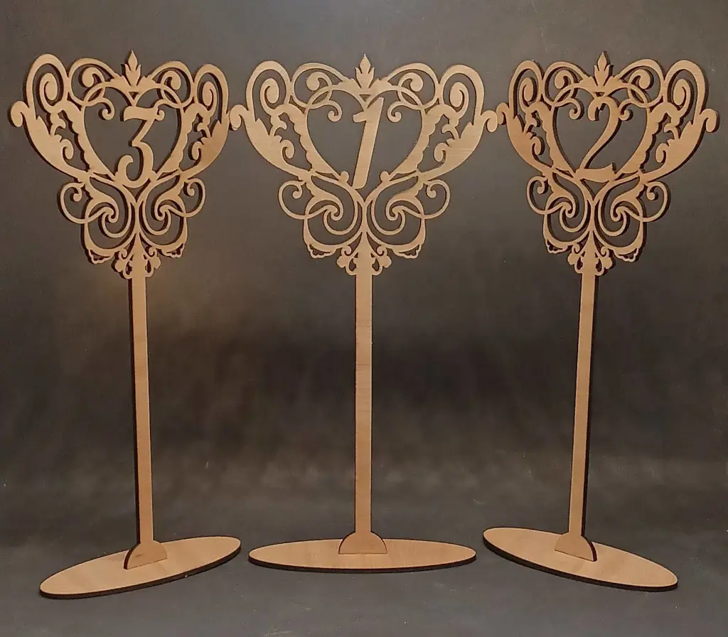 Numéros de table en bois – Style baroque royal (vendus par pack de 5)